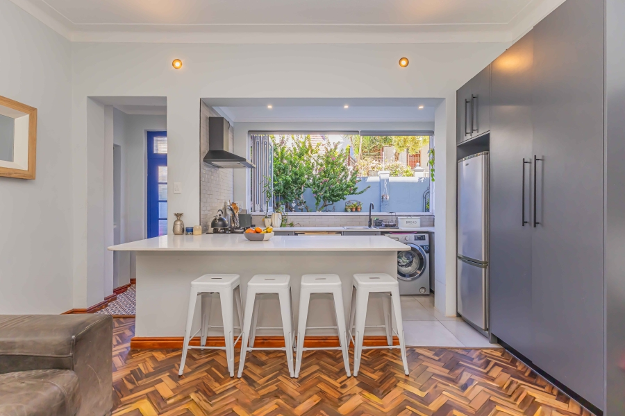 To Let 2 Bedroom Property for Rent in Sea Point Western Cape